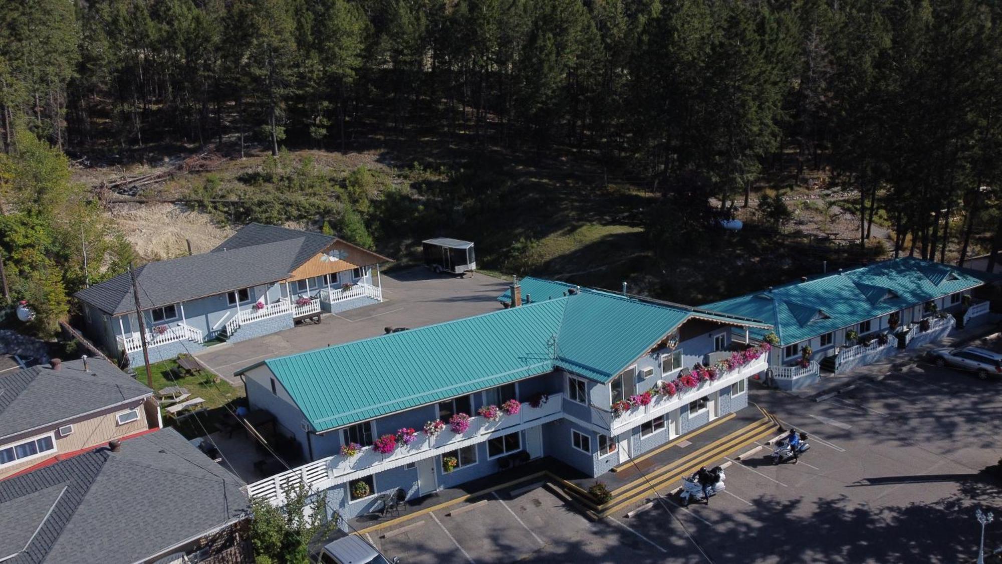 Celadon Lodge Radium Hot Springs Eksteriør billede